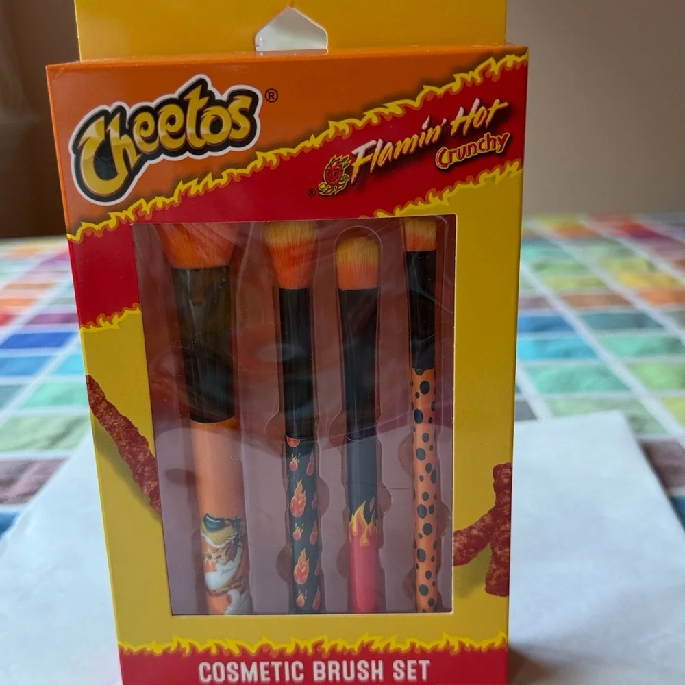 🔥🧀🔥 CHEETOS FLAMIN’ HOT MAKEUP BUNDLE 🔥🧀🔥NWT 🔥🧀🔥